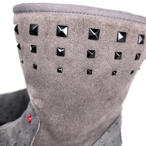 UGG I Heart Rock 'N Roll Grey Printed Hearts Black Studded Pull-On Short Boots - Picture 6 of 15